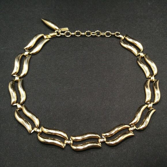 Vintage Monet Medley Necklace Book Piece, Gold Plated Choker 1950s Jewelry 14.5" - Picture 2 of 10